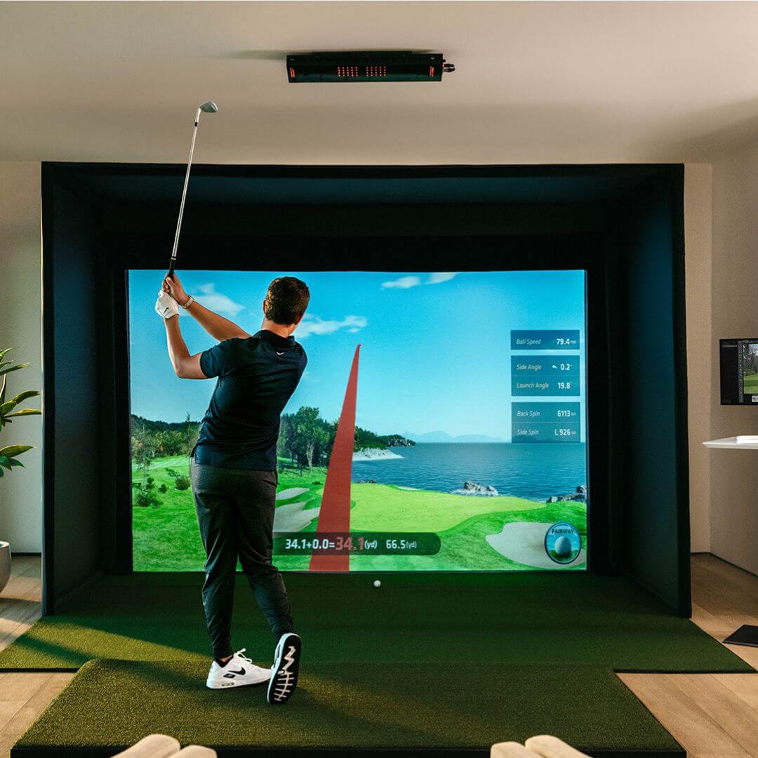 Uneekor EYE XO SIG10 Golf Simulator Package - Image 3